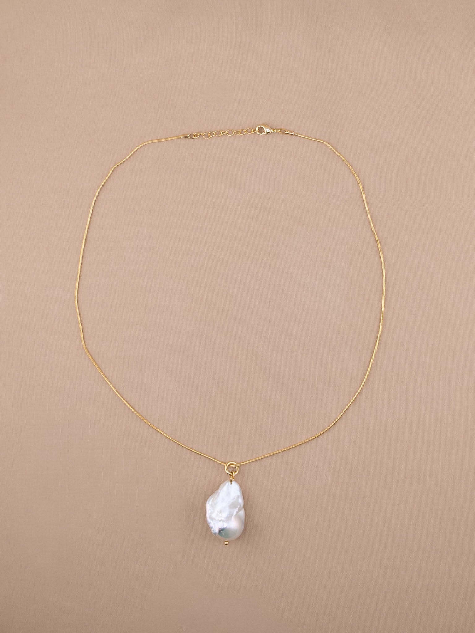 Baroque Pearl Pendant in Chain